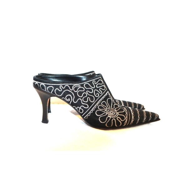 Vintage Mule Y2K Western Streetwear Urban White on Black Pointy - Picture 1 of 7